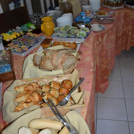 Szálloda Logis Le Vieil Amandier